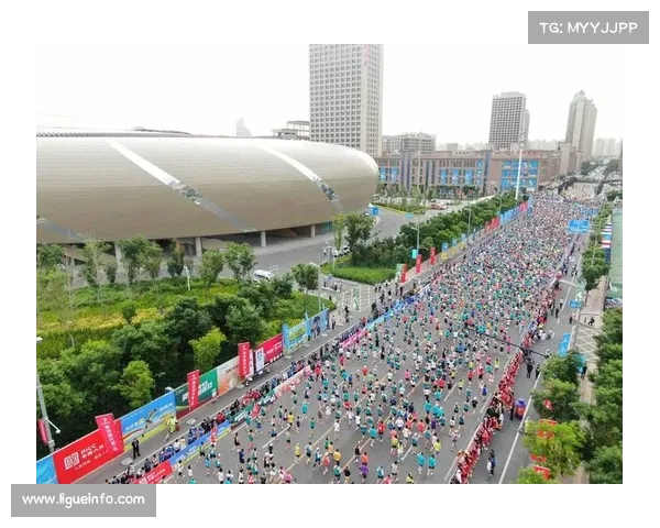乌鲁木齐马拉松全景赛道展现城市发展新面貌与活力风采 乌鲁木齐马拉松全景赛道展现城市发展新面貌与活力风采